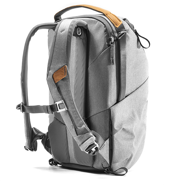 Peak Design Everyday Backpack 20L v2 Ash - Sac à dos Peak Design Everyday Backpack 20L v2 Ash - Sac à dos