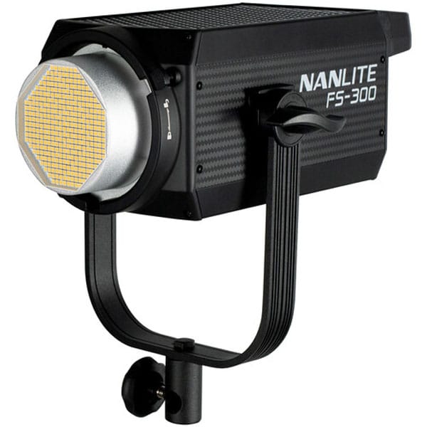 Nanlite FS-300 - Projecteur LED 330W Nanlite FS-300 - Projecteur LED 330W