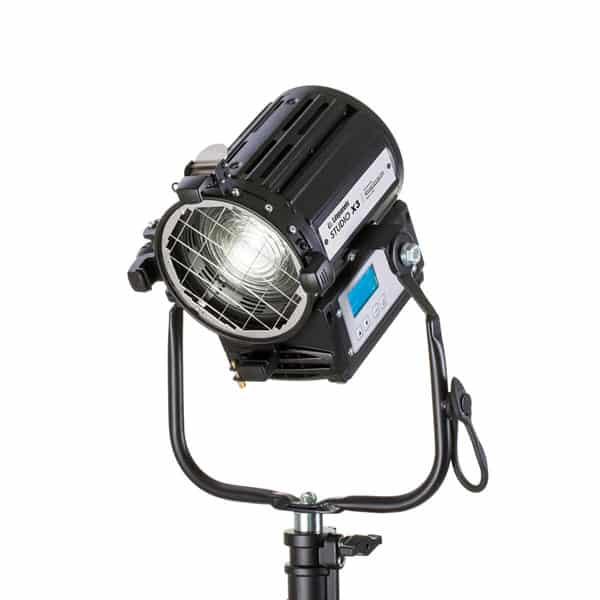 Litepanels Studio X2 (Bi-Color, 60W) - Projecteur LED (Standard Yoke) Litepanels Studio X2 (Bi-Color, 60W) - Projecteur LED (Standard Yoke)