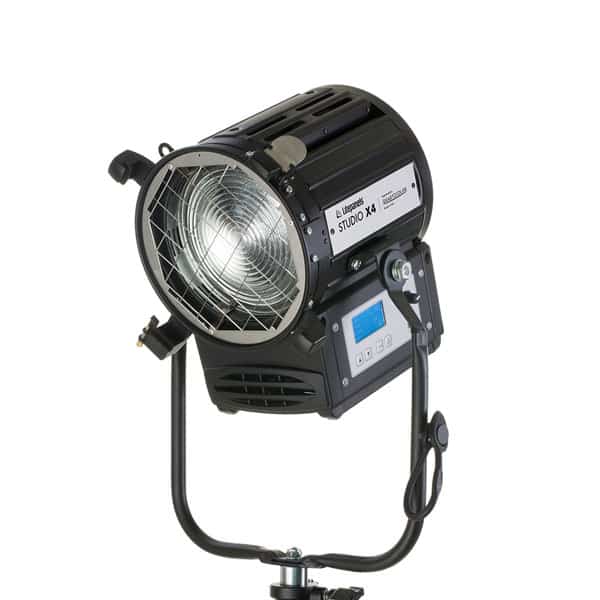 Litepanels Studio X2 (Bi-Color, 60W) - Projecteur LED (Standard Yoke) Litepanels Studio X2 (Bi-Color, 60W) - Projecteur LED (Standard Yoke)
