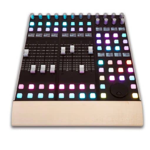 MakePro X xCel-C12 - Surface de contrôle Broadcast
