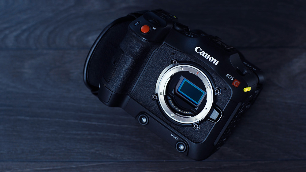 Canon EOS C70 + 24-105mm f/2.8 : Le Combo Ultime ? 🤩