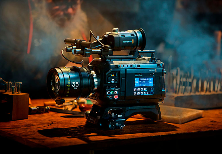 La caméra qui va tout changer ? (URSA Cine 12K LF)