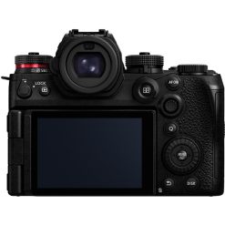 Panasonic Lumix S1 II + L 24-105mm f:4 Macro OIS_03